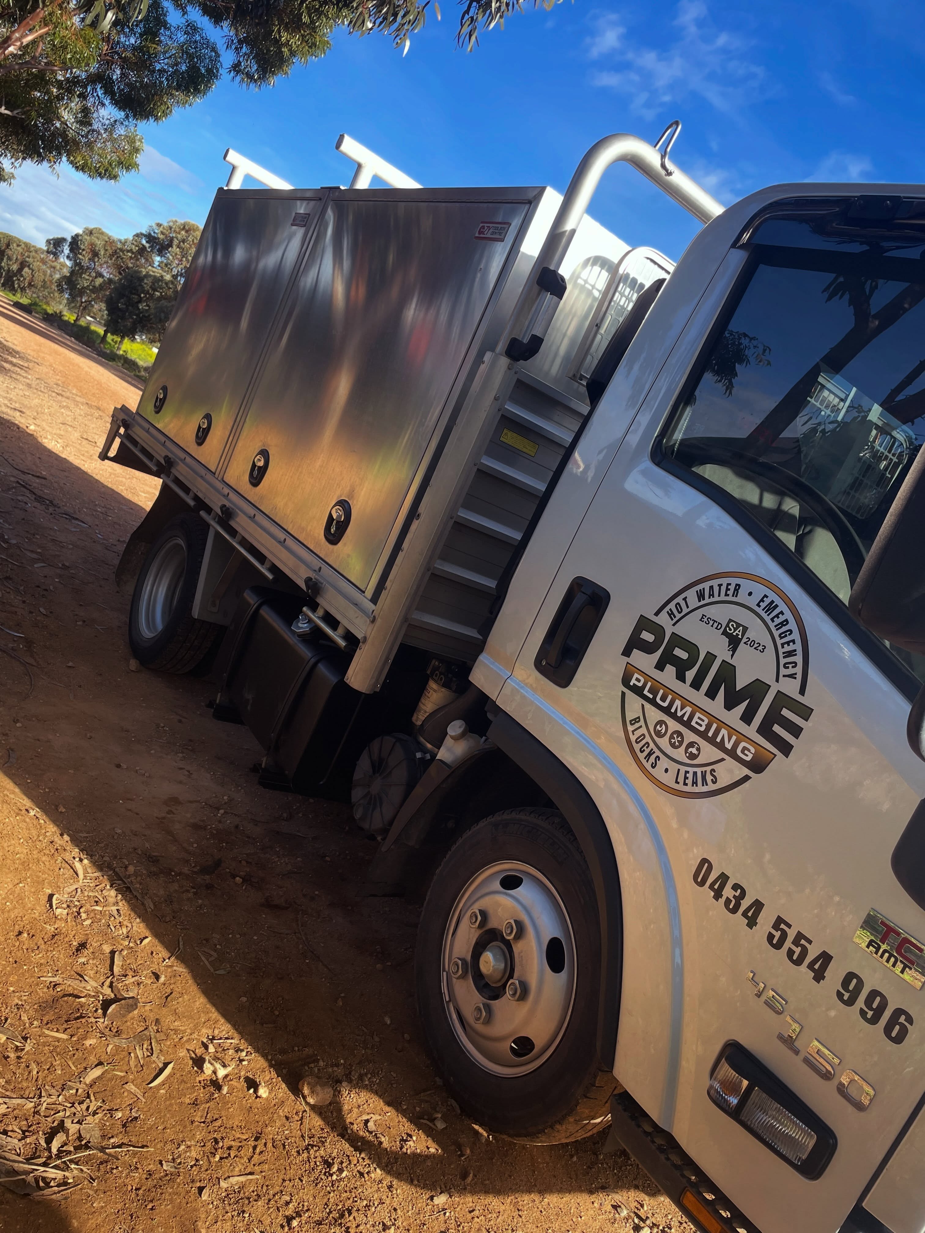 Custom dual diesel fuel tank installation and line upgrade